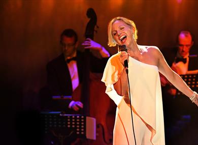 Liza Pulman Sings Streisand