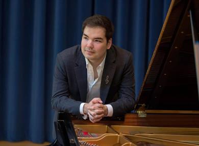 Alim Beisembayev in concert