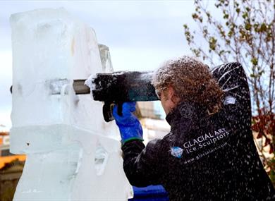 Live Ice Carving