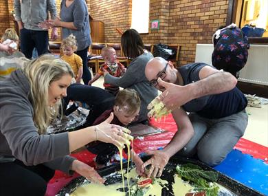 Rossendale Messy Play – Rumble In The Jungle