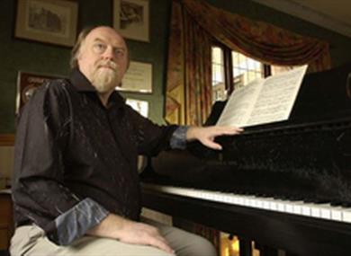Peter Donohoe, piano