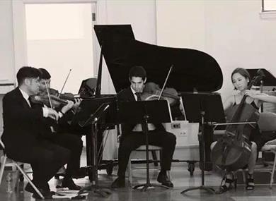 Magio Strings Christmas Music at Fishergate Shopping Centre