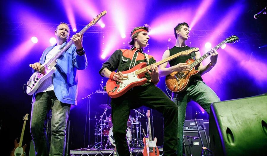 Money for Nothing - A Tribute to Dire Straits