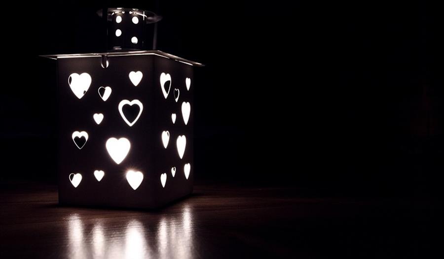 Kids Christmas Crafts - Build a festive Lantern