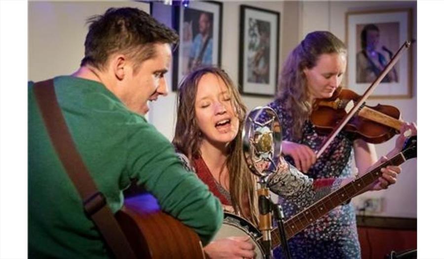 Live Music by The Long Nights