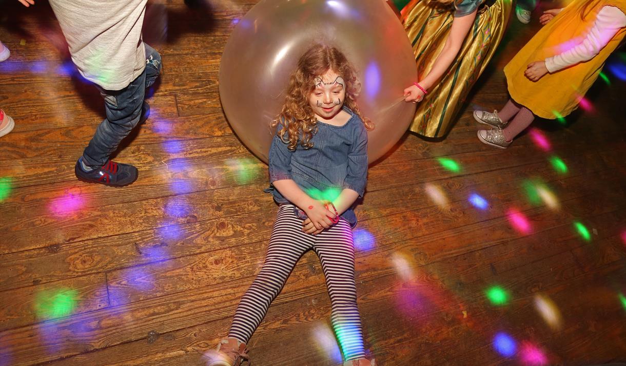 Crafty Vintage - Playhouse Project - Easter Family Rave