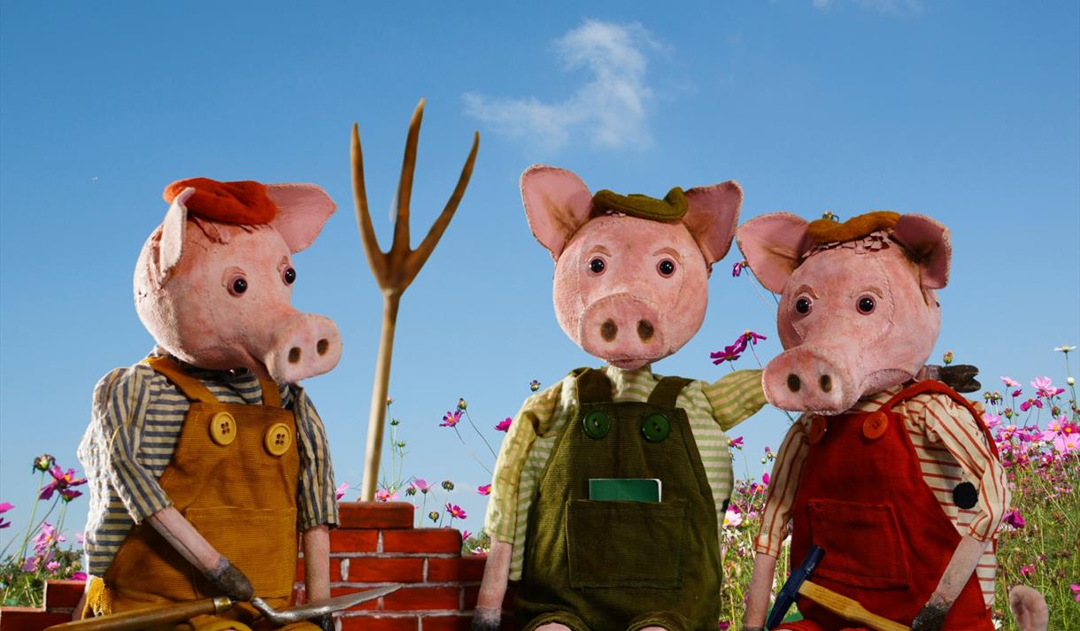 Family Theatre: Three Little Pig Tails