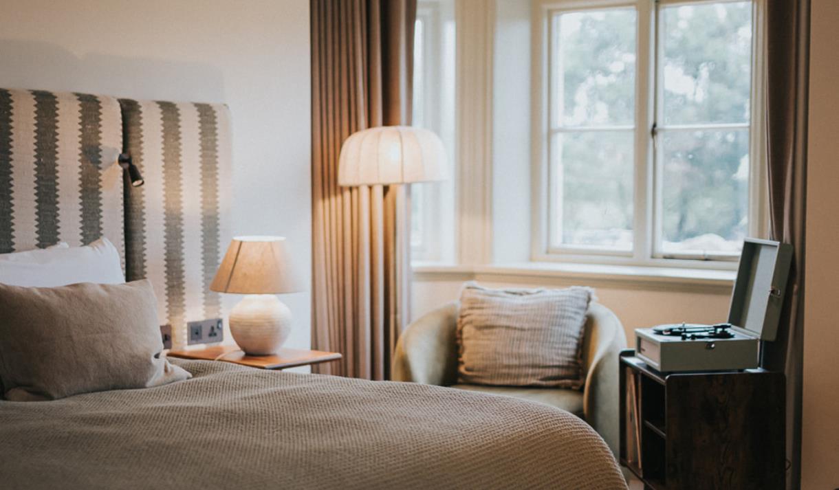 Copyright: Bob Tale.
Longridge House.