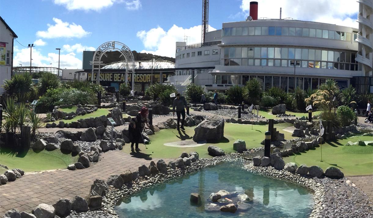 Blackpool Attractions - Adventure Golf