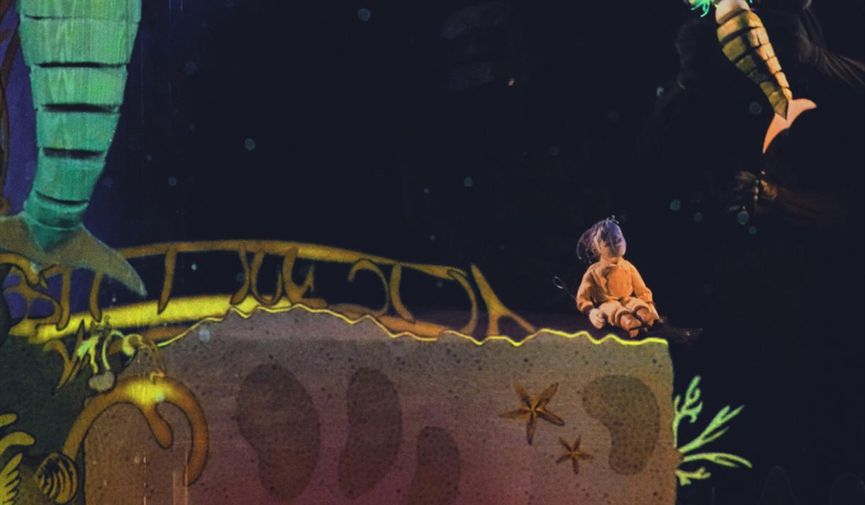 Family Theatre : At Sea