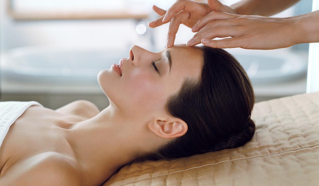 ELEMIS Ultra Smart Facial Redeemable Day
