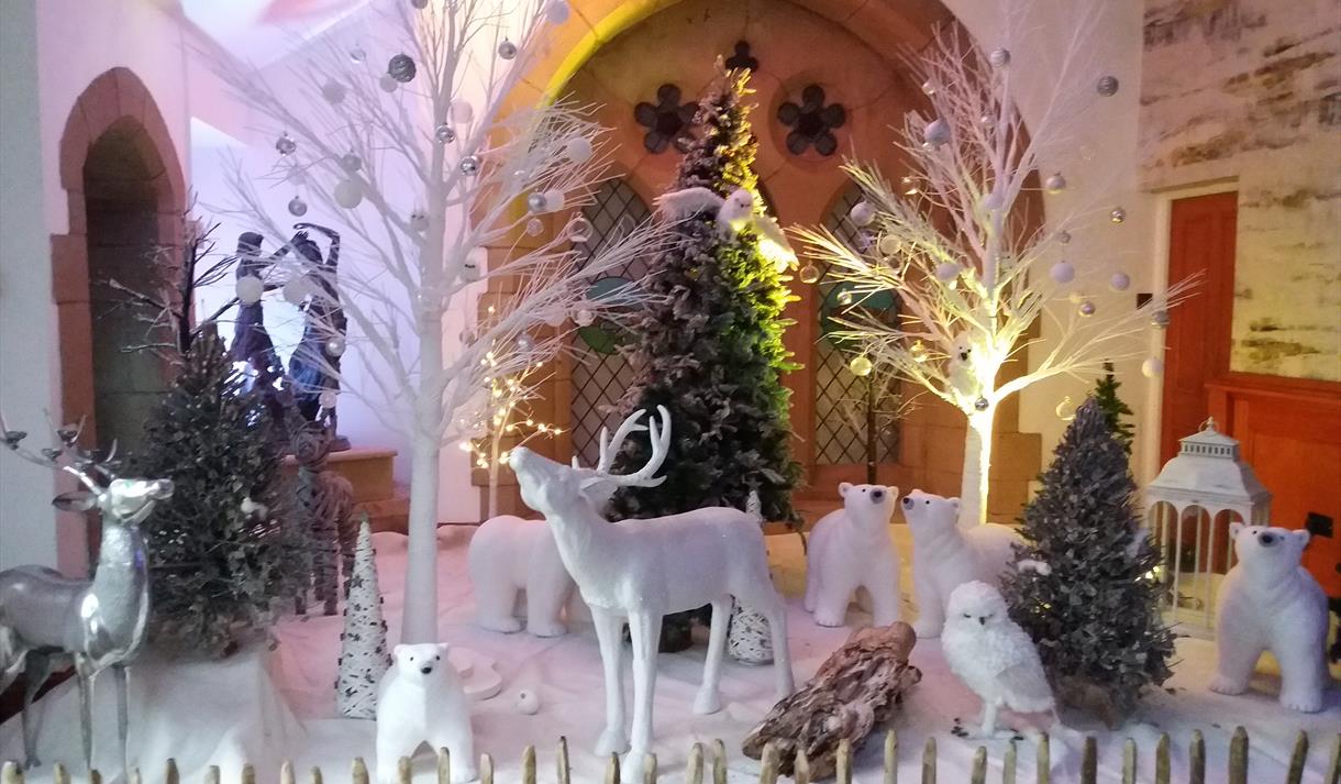 Christmas Garland Demo & Workshop