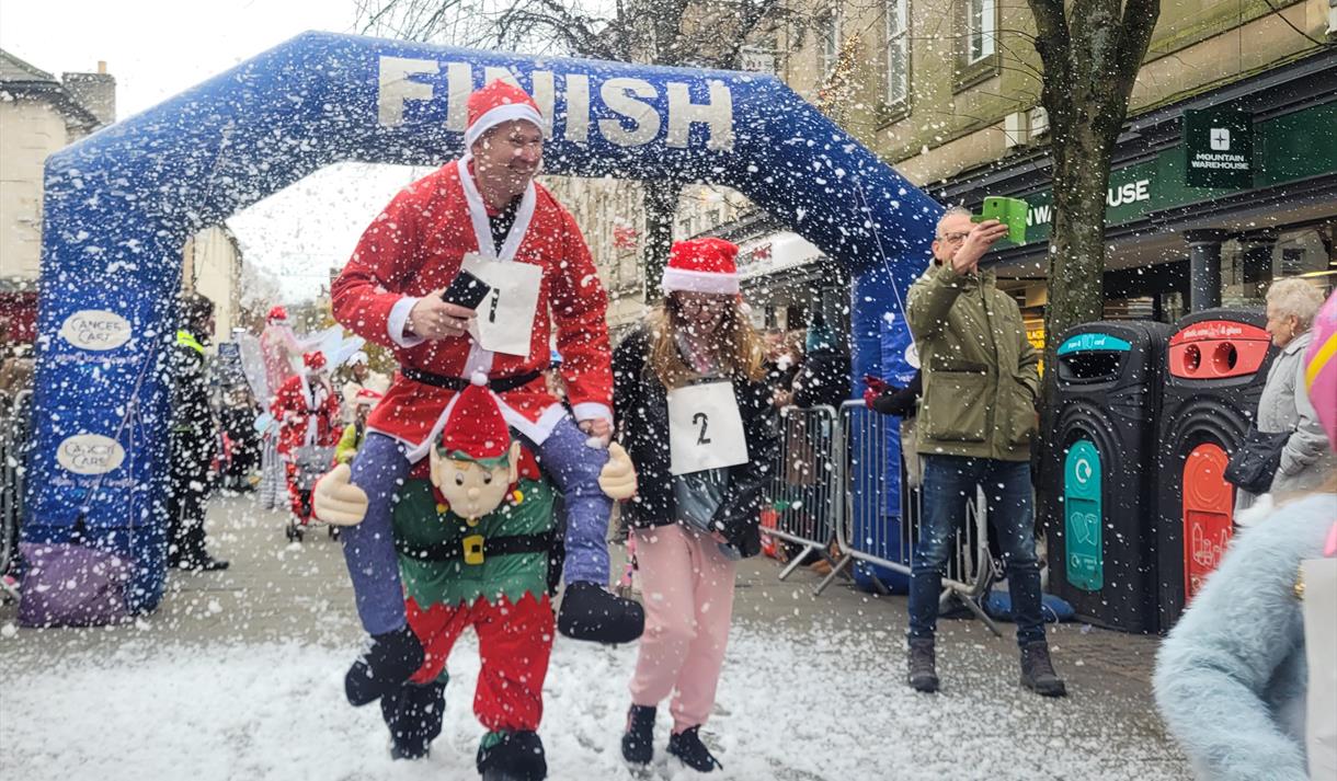 Lancaster CancerCare's Santa Dash and Grotto Experience