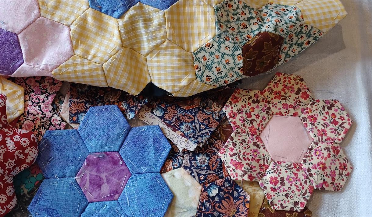 Discovering Patchwork and Quilts