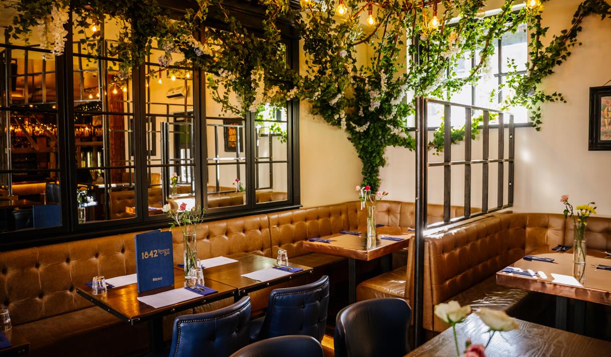 1842 Bar and Restaurant