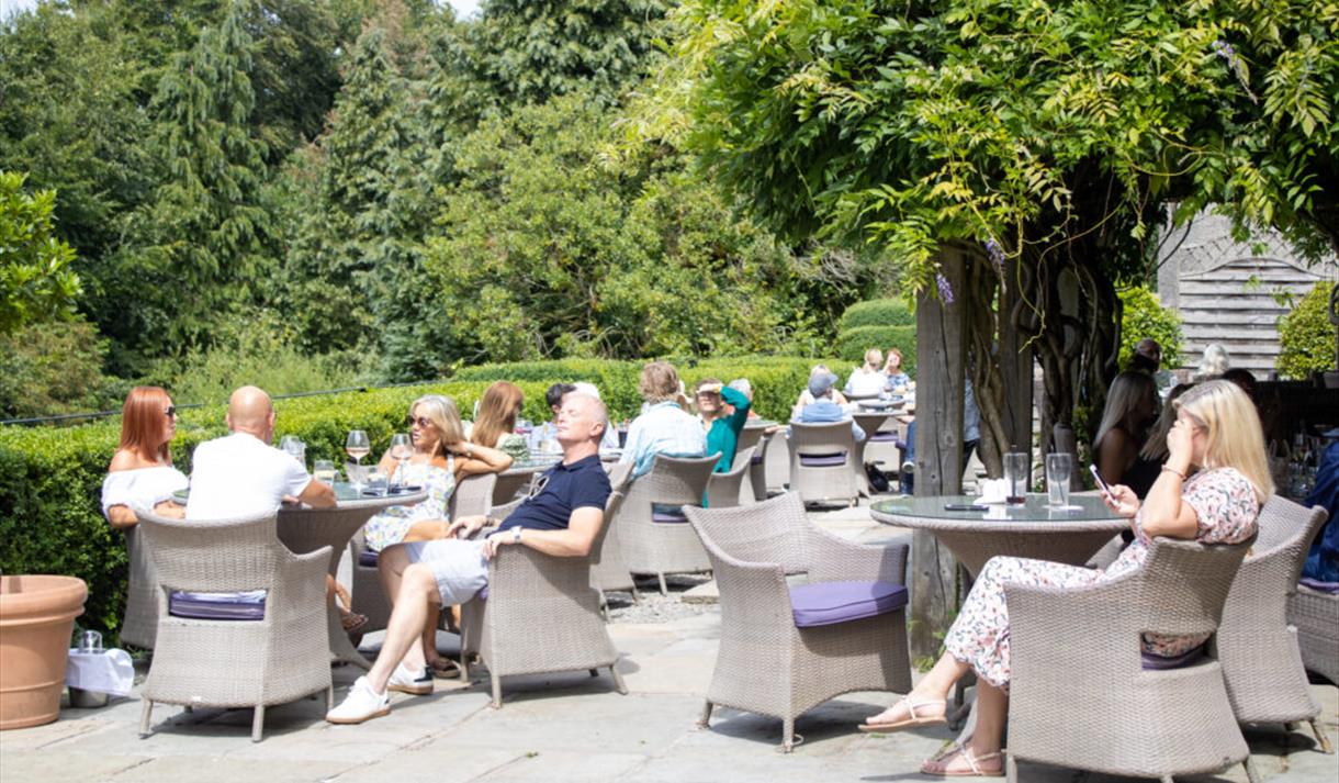 Live Music on the Terrace with Sochia at Mitton Hall
