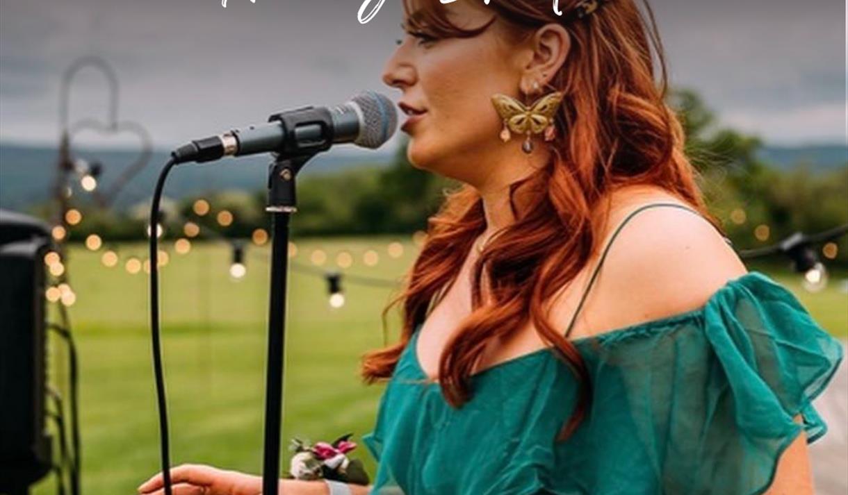 Festive Sessions at The Fold: Holly Shutes