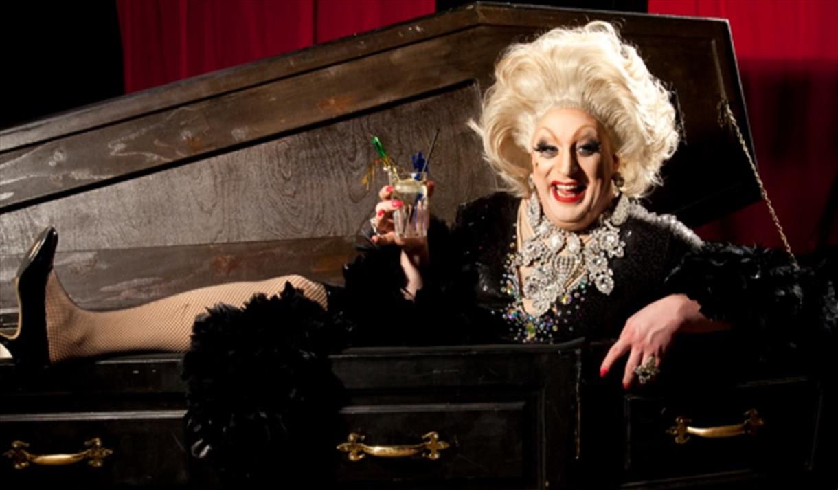 Myra Dubois: Dead Funny