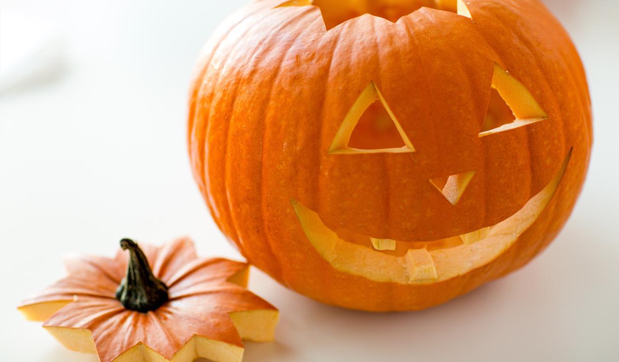 The Pumpkin Roadshow - Carving and cooking