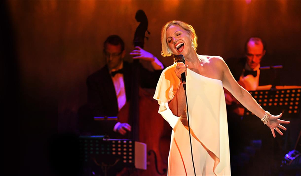 Liza Pulman Sings Streisand