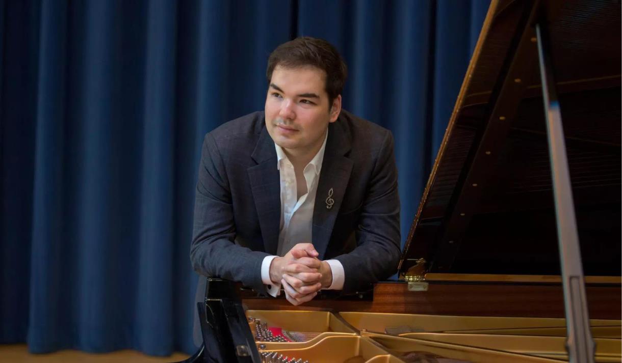 Alim Beisembayev in concert