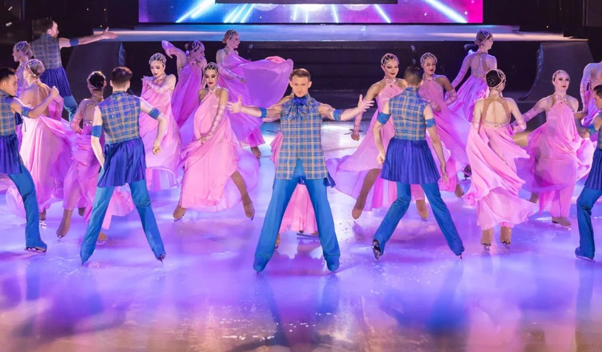 Hot Ice Show XS