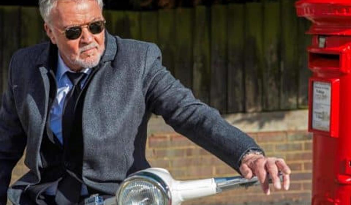 Paul Young – Behind The Lens