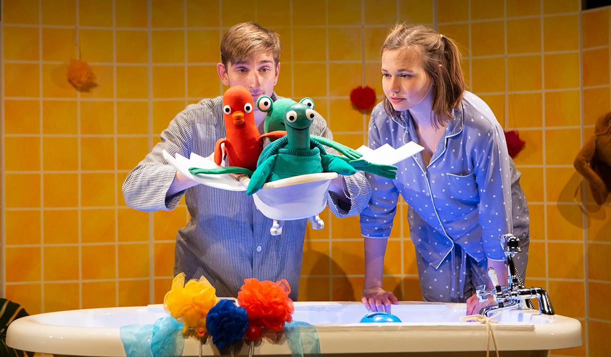 The Flying Bath by Little Angel Theatre