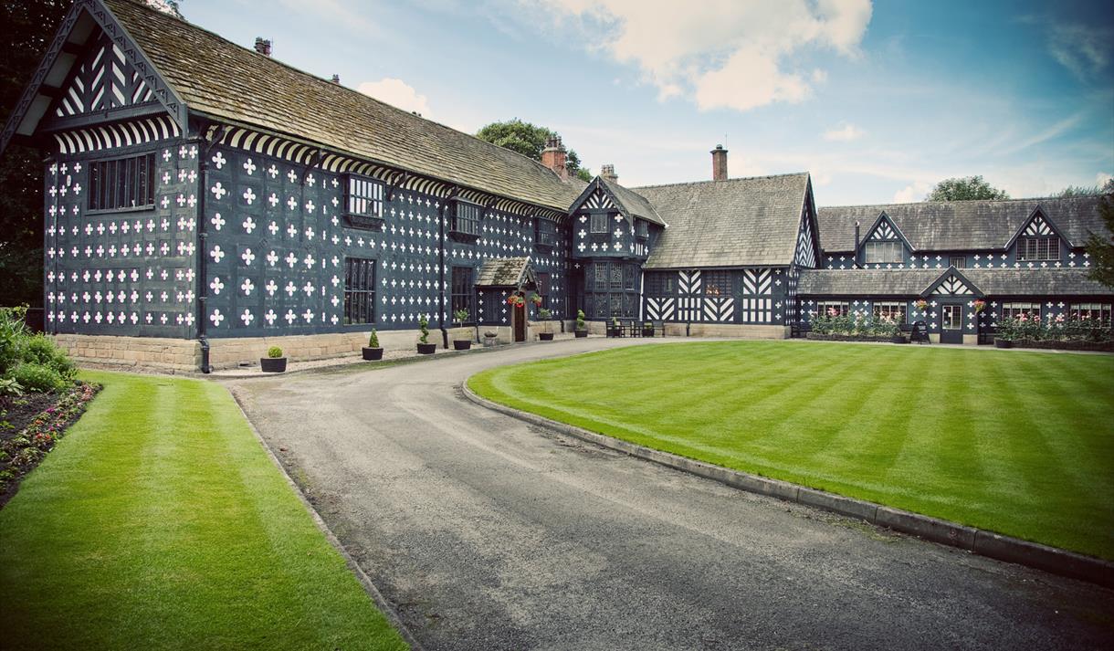 Samlesbury Hall: Gordon's Ghost Night  2019