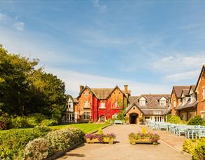 Exterior or The Villa Country House Hotel