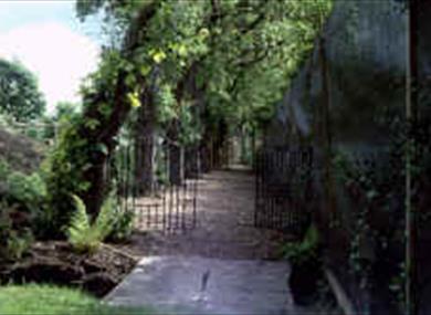 Hazelwood Garden, Bretherton Gardens