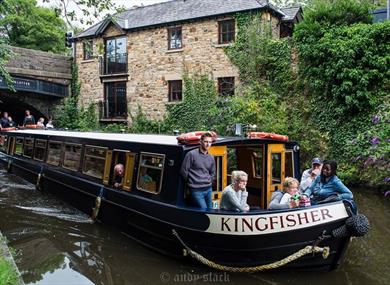 Lancaster Canal Boats - Kingfisher Cruises