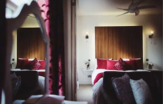 Holland Hall Hotel bedroom
