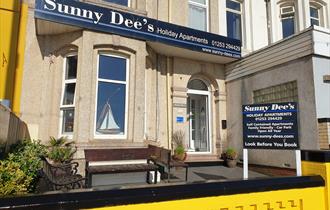 Sunny Dees Holiday Apartments