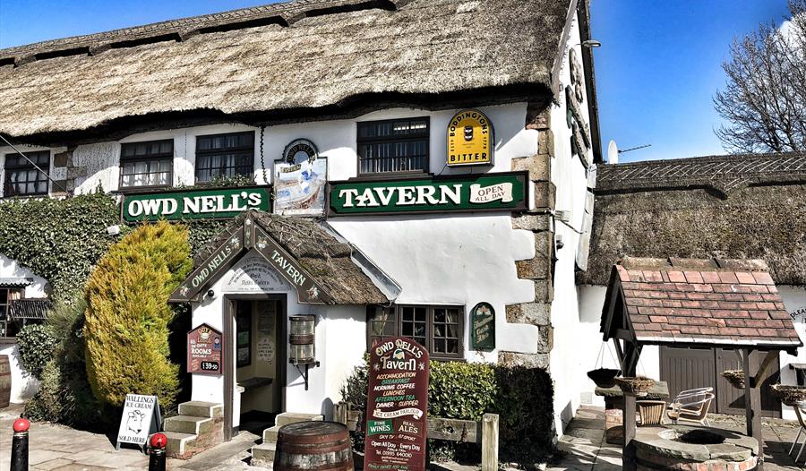 Owd Nell’s Canalside Tavern