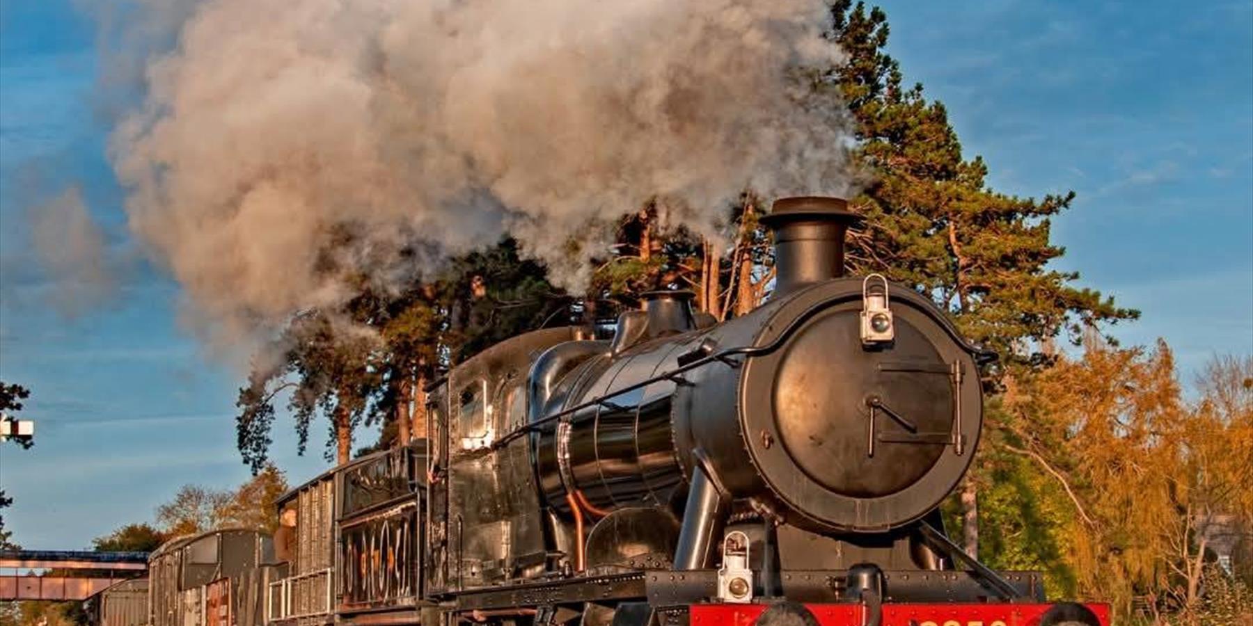 A steam train on the Great Central Railway