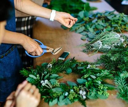 People making wreaths