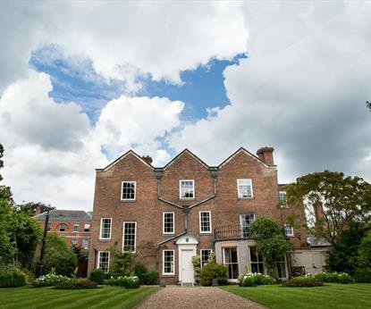 Belgrave Hall & Gardens - See & Do in Leicester