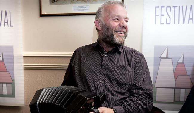 Folk performer Steve Turner.