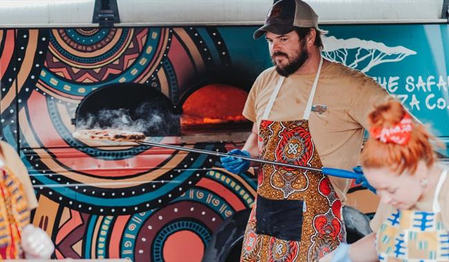 Safari Pizzas being served from the Pumba Land Rover