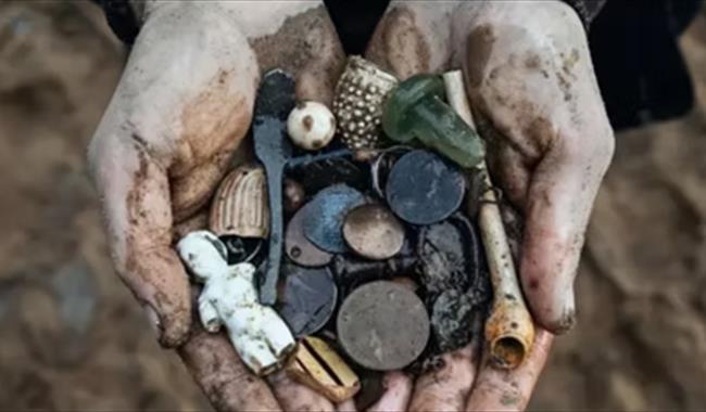 Handful of historical bits found in the mud by the River Thames