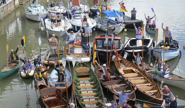 Lewesians in various boats