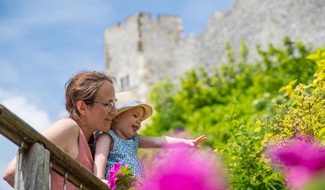 Mother and child in front of Lewes Castle