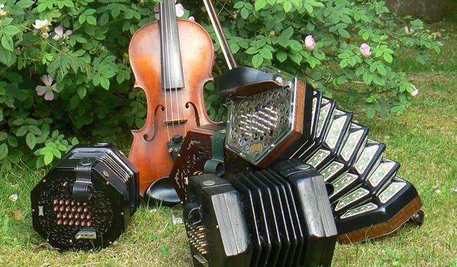 Musical instruments for folk music