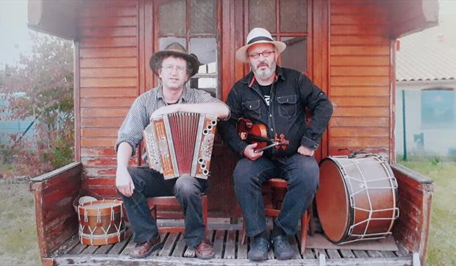 French folk musicians Emmanuel Pariselle and Olivier Gascon
