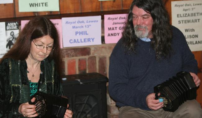 Open Night with Bryan Creer & Valmai Goodyear, Lewes Saturday Folk Club