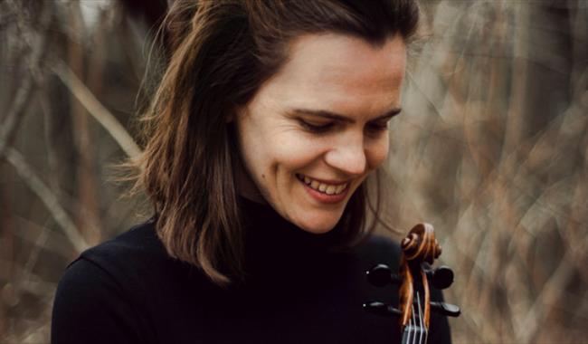 Violinist Beatrice Phillips