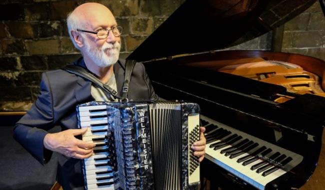 Folk musician Alan Reid