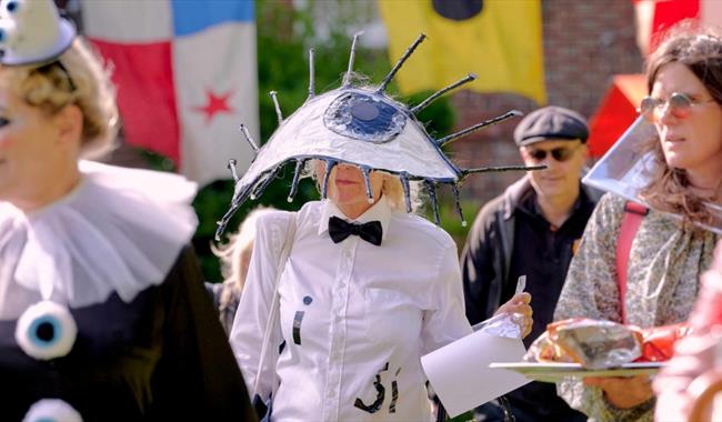 Guests arriving at the Surrealist Picnic, Farleys Farmhouse