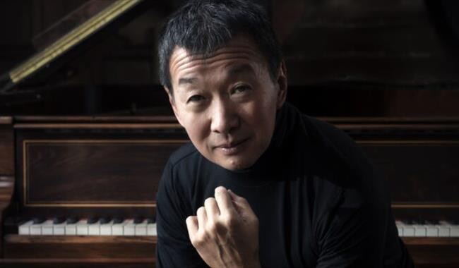 Pianist Melvyn Tan